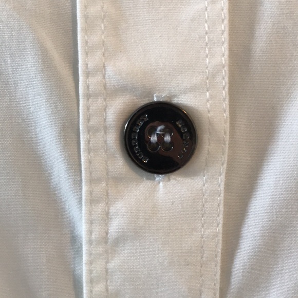 Burberry fitted button-down with gunmetal buttons - Picture 6 of 8